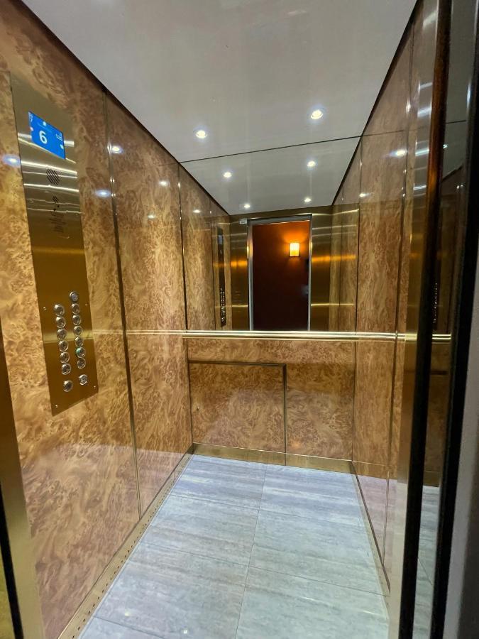 Appartement Champs Elysees Et Parc Monceau : Charmant Logement Lumineux Parijs